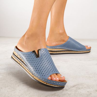 Klapki damskie casual Renee ze sklepu: renee.pl w kategorii: Klapki damskie - zdjęcie 6BEED23A-9DF-769_390263