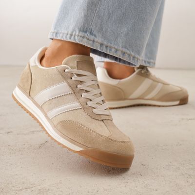 Buty sportowe damskie na wiosnę Renee ze sklepu: renee.pl w kategorii: Buty sportowe damskie - zdjęcie 6BEED23A-9DF-769_405214