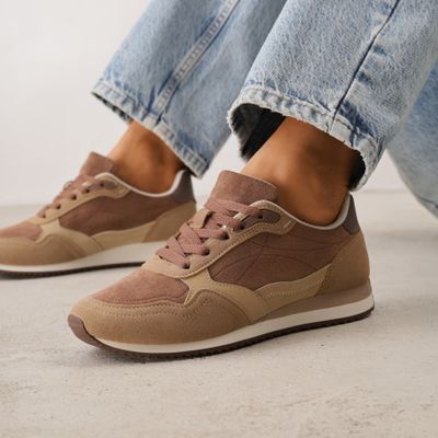 Buty sportowe damskie na wiosnę Renee ze sklepu: renee.pl w kategorii: Buty sportowe damskie - zdjęcie 6BEED23A-9DF-769_408775