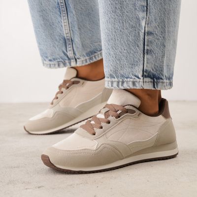 Renee - Buty sportowe damskie na wiosnę ze sklepu: renee.pl w kategorii: Buty sportowe damskie - zdjęcie 6BEED23A-9DF-769_408780