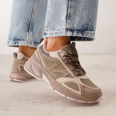 Buty sportowe damskie na wiosnę Renee ze sklepu: renee.pl w kategorii: Buty sportowe damskie - zdjęcie 6BEED23A-9DF-769_409718