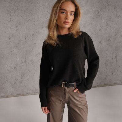 Renee - Sweter damski na zimę ze sklepu: renee.pl w kategorii: Swetry damskie - zdjęcie 6BEED23A-9DF-769_410073