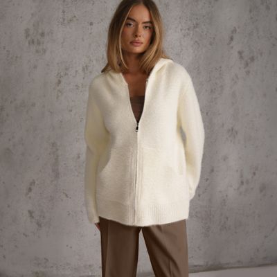 Sweter damski casual na zimę Renee ze sklepu: renee.pl w kategorii: Swetry damskie - zdjęcie 6BEED23A-9DF-769_410531