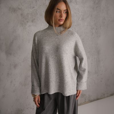 Renee - Sweter damski ze sklepu: renee.pl w kategorii: Swetry damskie - zdjęcie 6BEED23A-9DF-769_411031
