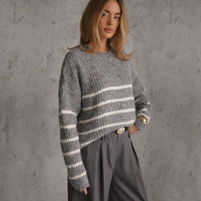 Sweter damski na zimę Renee ze sklepu: renee.pl w kategorii: Swetry damskie - zdjęcie 6BEED23A-9DF-769_411437