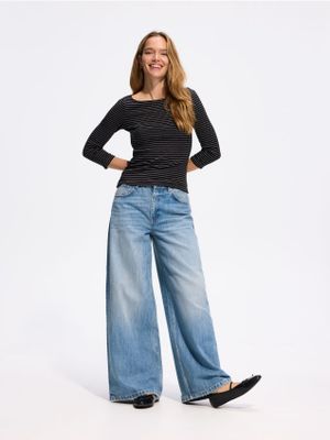 Bluzka damska casual Reserved ze sklepu: Reserved w kategorii: Bluzki damskie - zdjęcie 74CCA4C-3C1-6972_012KF