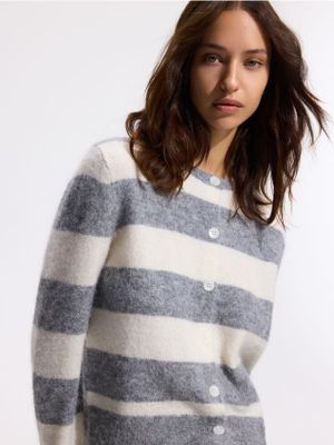 Reserved - Sweter damski casualowy ze sklepu: Reserved w kategorii: Swetry damskie - zdjęcie 74CCA4C-3C1-6972_023MR