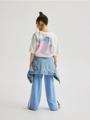 Bluzka dziewczęca na lato Reserved ze sklepu: Reserved w kategorii: Bluzki dziewczęce - zdjęcie 74CCA4C-3C1-6972_054HU