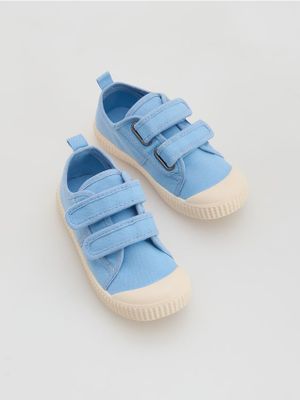 Trampki dziecięce na wiosnę Reserved ze sklepu: Reserved w kategorii: Trampki dziecięce - zdjęcie 74CCA4C-3C1-6972_076IM