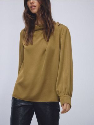 Bluzka damska casual Reserved ze sklepu: Reserved w kategorii: Bluzki damskie - zdjęcie 74CCA4C-3C1-6972_085HN