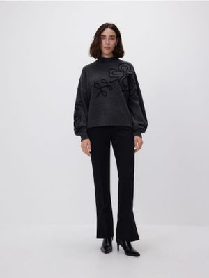 Sweter damski casualowy Reserved ze sklepu: Reserved w kategorii: Swetry damskie - zdjęcie 74CCA4C-3C1-6972_129HH