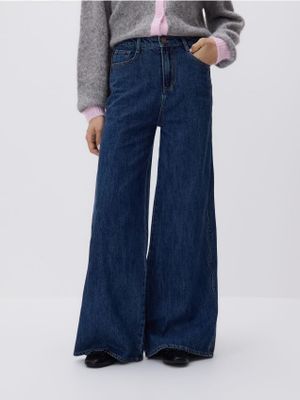 Jeansy damskie w miejskim stylu casual Reserved ze sklepu: Reserved w kategorii: Jeansy damskie - zdjęcie 74CCA4C-3C1-6972_151IL