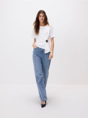 Jeansy damskie casual Reserved ze sklepu: Reserved w kategorii: Jeansy damskie - zdjęcie 74CCA4C-3C1-6972_170DT