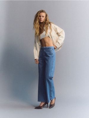 Jeansy damskie casual Reserved ze sklepu: Reserved w kategorii: Jeansy damskie - zdjęcie 74CCA4C-3C1-6972_170IL