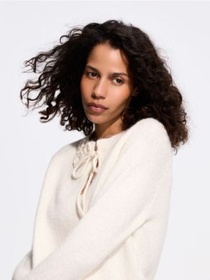 Sweter damski casualowy Reserved ze sklepu: Reserved w kategorii: Swetry damskie - zdjęcie 74CCA4C-3C1-6972_184HI