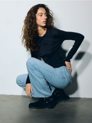 Jeansy damskie casual Reserved ze sklepu: Reserved w kategorii: Jeansy damskie - zdjęcie 74CCA4C-3C1-6972_224MJ
