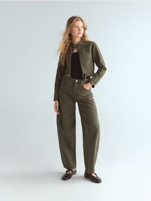 Jeansy damskie casual Reserved ze sklepu: Reserved w kategorii: Jeansy damskie - zdjęcie 74CCA4C-3C1-6972_241MJ