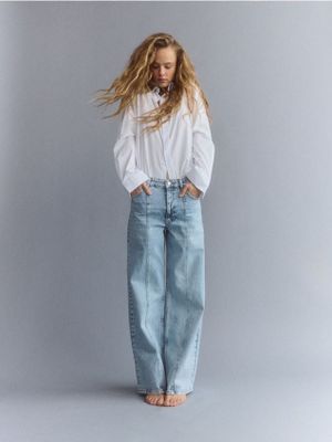 Jeansy damskie casual w miejskim stylu Reserved ze sklepu: Reserved w kategorii: Jeansy damskie - zdjęcie 74CCA4C-3C1-6972_250IW