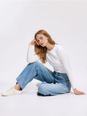 Jeansy damskie w miejskim stylu Reserved ze sklepu: Reserved w kategorii: Jeansy damskie - zdjęcie 74CCA4C-3C1-6972_275KS