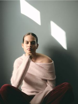 Sweter damski casual Reserved ze sklepu: Reserved w kategorii: Swetry damskie - zdjęcie 74CCA4C-3C1-6972_281HI