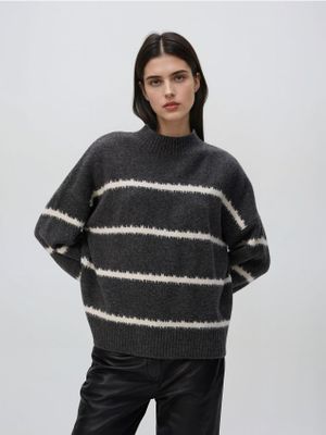 Sweter damski casualowy Reserved ze sklepu: Reserved w kategorii: Swetry damskie - zdjęcie 74CCA4C-3C1-6972_296GV