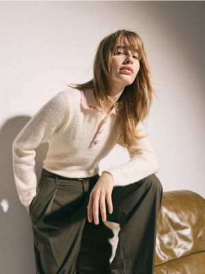 Sweter damski casualowy Reserved ze sklepu: Reserved w kategorii: Swetry damskie - zdjęcie 74CCA4C-3C1-6972_305HI