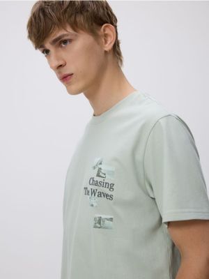 T-shirt męski w stylu młodzieżowym Reserved ze sklepu: Reserved w kategorii: T-shirty męskie - zdjęcie 74CCA4C-3C1-6972_324FP