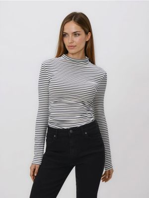 Bluzka damska casual Reserved ze sklepu: Reserved w kategorii: Bluzki damskie - zdjęcie 74CCA4C-3C1-6972_343JX