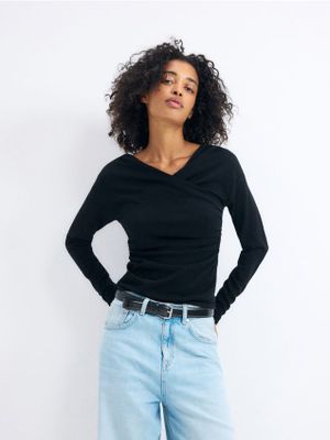 Bluzka damska casual Reserved ze sklepu: Reserved w kategorii: Bluzki damskie - zdjęcie 74CCA4C-3C1-6972_390LO