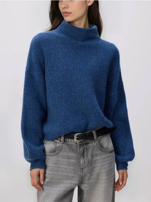 Sweter damski casualowy Reserved ze sklepu: Reserved w kategorii: Swetry damskie - zdjęcie 74CCA4C-3C1-6972_394GP