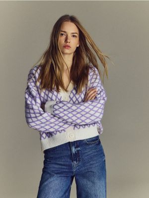 Sweter damski casual Reserved ze sklepu: Reserved w kategorii: Swetry damskie - zdjęcie 74CCA4C-3C1-6972_453HH