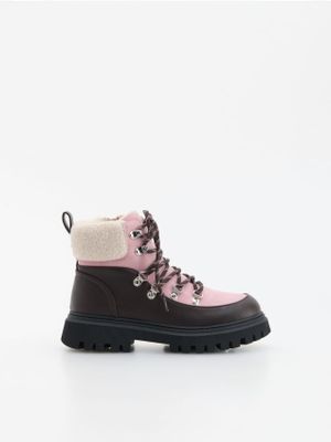 Buty zimowe dziecięce na zimę Reserved ze sklepu: Reserved w kategorii: Buty zimowe dziecięce - zdjęcie 74CCA4C-3C1-6972_458LQ
