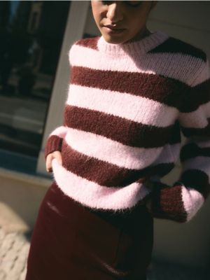 Sweter damski Reserved ze sklepu: Reserved w kategorii: Swetry damskie - zdjęcie 74CCA4C-3C1-6972_465GP