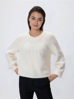 Sweter damski Reserved ze sklepu: Reserved w kategorii: Swetry damskie - zdjęcie 74CCA4C-3C1-6972_494HH
