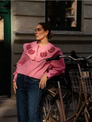 Bluzka damska casual Reserved ze sklepu: Reserved w kategorii: Bluzki damskie - zdjęcie 74CCA4C-3C1-6972_530GH