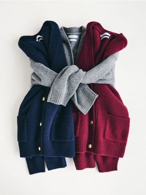 Sweter damski casualowy Reserved ze sklepu: Reserved w kategorii: Swetry damskie - zdjęcie 74CCA4C-3C1-6972_606FW