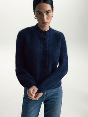 Sweter damski casual Reserved ze sklepu: Reserved w kategorii: Swetry damskie - zdjęcie 74CCA4C-3C1-6972_606KO