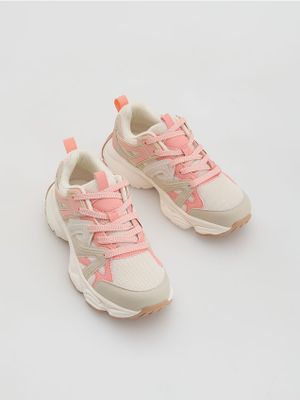 Buty sportowe dziecięce na wiosnę Reserved ze sklepu: Reserved w kategorii: Buty sportowe dziecięce - zdjęcie 74CCA4C-3C1-6972_613IX