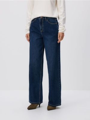 Reserved - Jeansy damskie casual ze sklepu: Reserved w kategorii: Jeansy damskie - zdjęcie 74CCA4C-3C1-6972_634GT