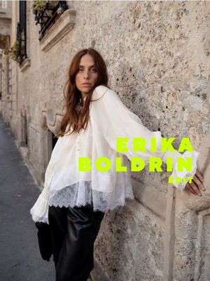 Bluzka damska Reserved ze sklepu: Reserved w kategorii: Bluzki damskie - zdjęcie 74CCA4C-3C1-6972_647LX