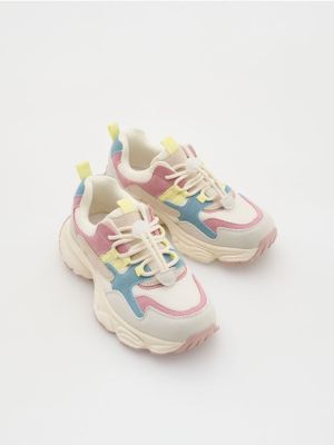 Buty sportowe dziecięce na wiosnę Reserved ze sklepu: Reserved w kategorii: Buty sportowe dziecięce - zdjęcie 74CCA4C-3C1-6972_649DL