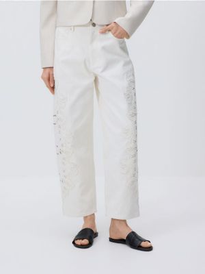 Jeansy damskie wiosenne casual Reserved ze sklepu: Reserved w kategorii: Jeansy damskie - zdjęcie 74CCA4C-3C1-6972_683KN