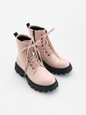 Buty zimowe dziecięce na zimę Reserved ze sklepu: Reserved w kategorii: Buty zimowe dziecięce - zdjęcie 74CCA4C-3C1-6972_702KR