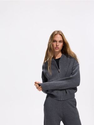 Sweter damski casual Reserved ze sklepu: Reserved w kategorii: Swetry damskie - zdjęcie 74CCA4C-3C1-6972_773KZ