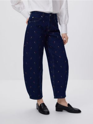 Jeansy damskie w miejskim stylu Reserved ze sklepu: Reserved w kategorii: Jeansy damskie - zdjęcie 74CCA4C-3C1-6972_826IU