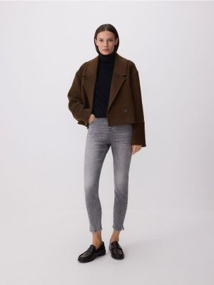 Jeansy damskie casual Reserved ze sklepu: Reserved w kategorii: Jeansy damskie - zdjęcie 74CCA4C-3C1-6972_8434B