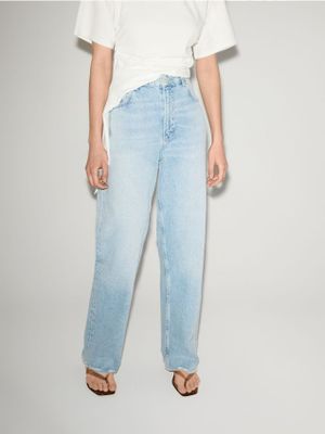 Jeansy damskie casual Reserved ze sklepu: Reserved w kategorii: Jeansy damskie - zdjęcie 74CCA4C-3C1-6972_862IU