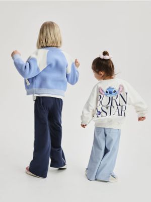 Bluza dziewczęca na wiosnę Reserved ze sklepu: Reserved w kategorii: Bluzy dziewczęce - zdjęcie 74CCA4C-3C1-6972_901HV