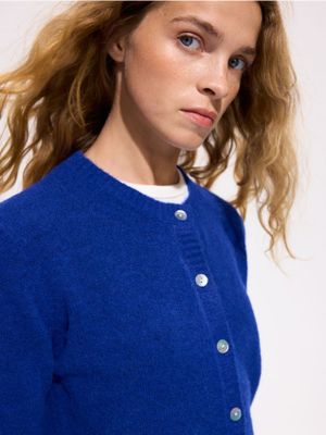 Sweter damski Reserved ze sklepu: Reserved w kategorii: Swetry damskie - zdjęcie 74CCA4C-3C1-6972_935KK