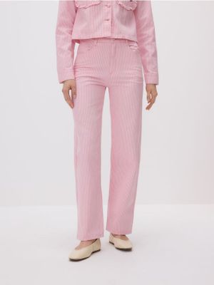 Jeansy damskie casual Reserved ze sklepu: Reserved w kategorii: Jeansy damskie - zdjęcie 74CCA4C-3C1-6972_YS064